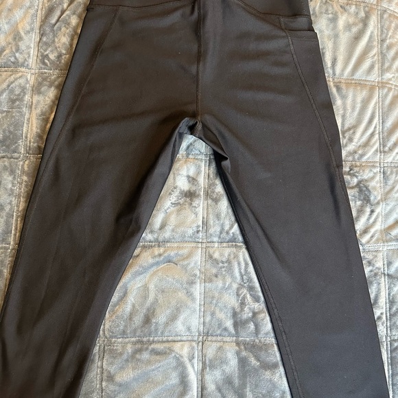 Under Armour Leggings Black Crop Compression Heat -Gear Leggings Size M - Picture 2 of 7